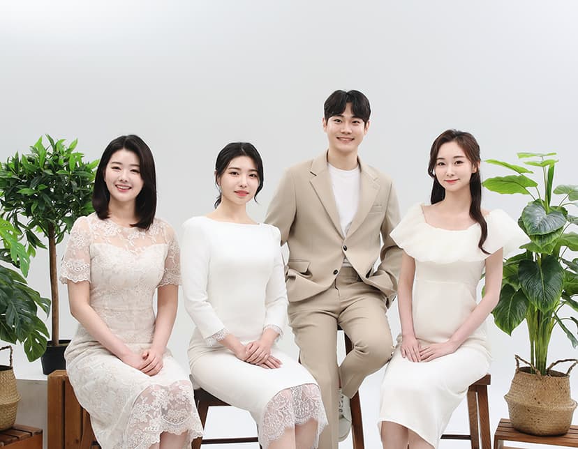 캐주얼 가족 사진 - 아름다운 배경의 가족 촬영